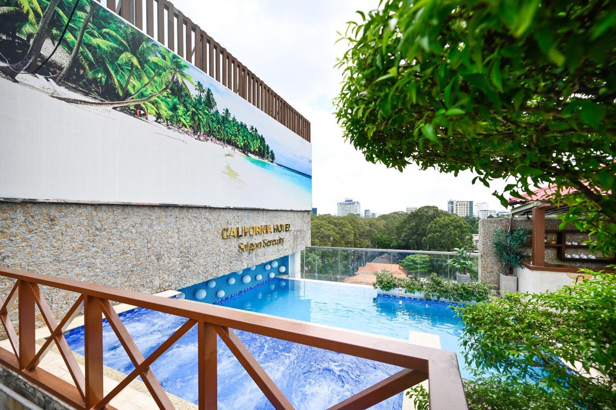 California Saigon Hotel & Rooftop Pool Thành Pho Ho Chí Minh Esterno foto