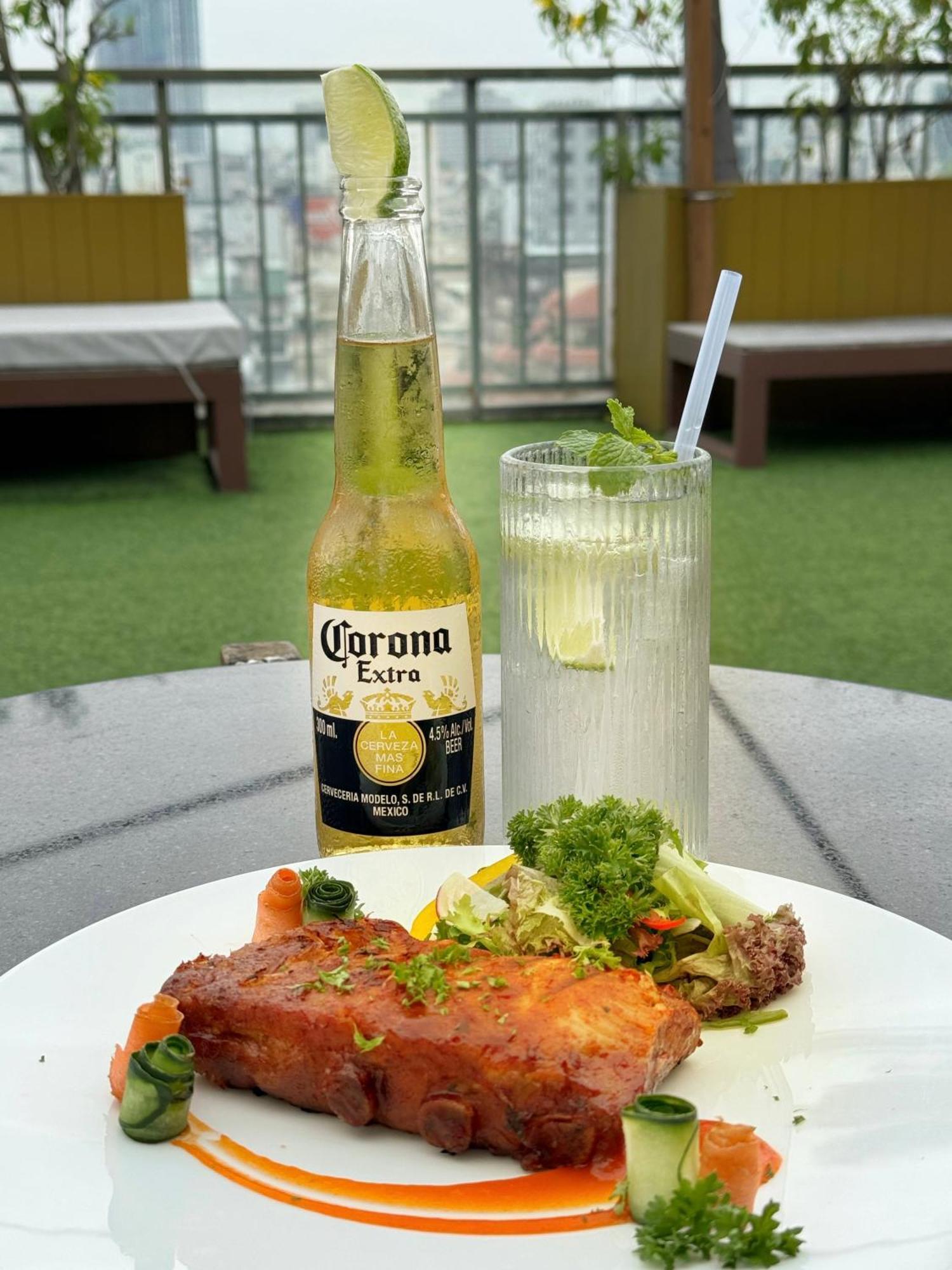 California Saigon Hotel & Rooftop Pool Thành Pho Ho Chí Minh Esterno foto
